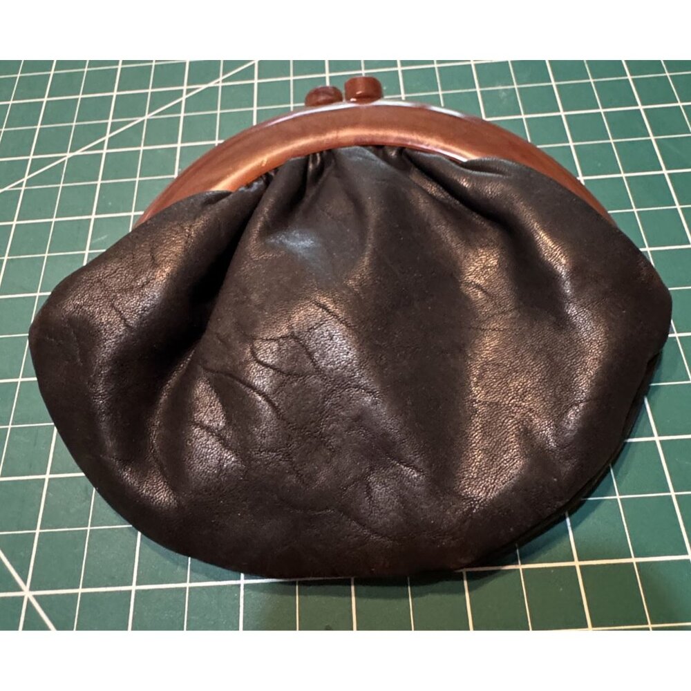Vintage Budd Leather Coin Purse Lucite Frame & Satin Lining - Picture 2 of 6